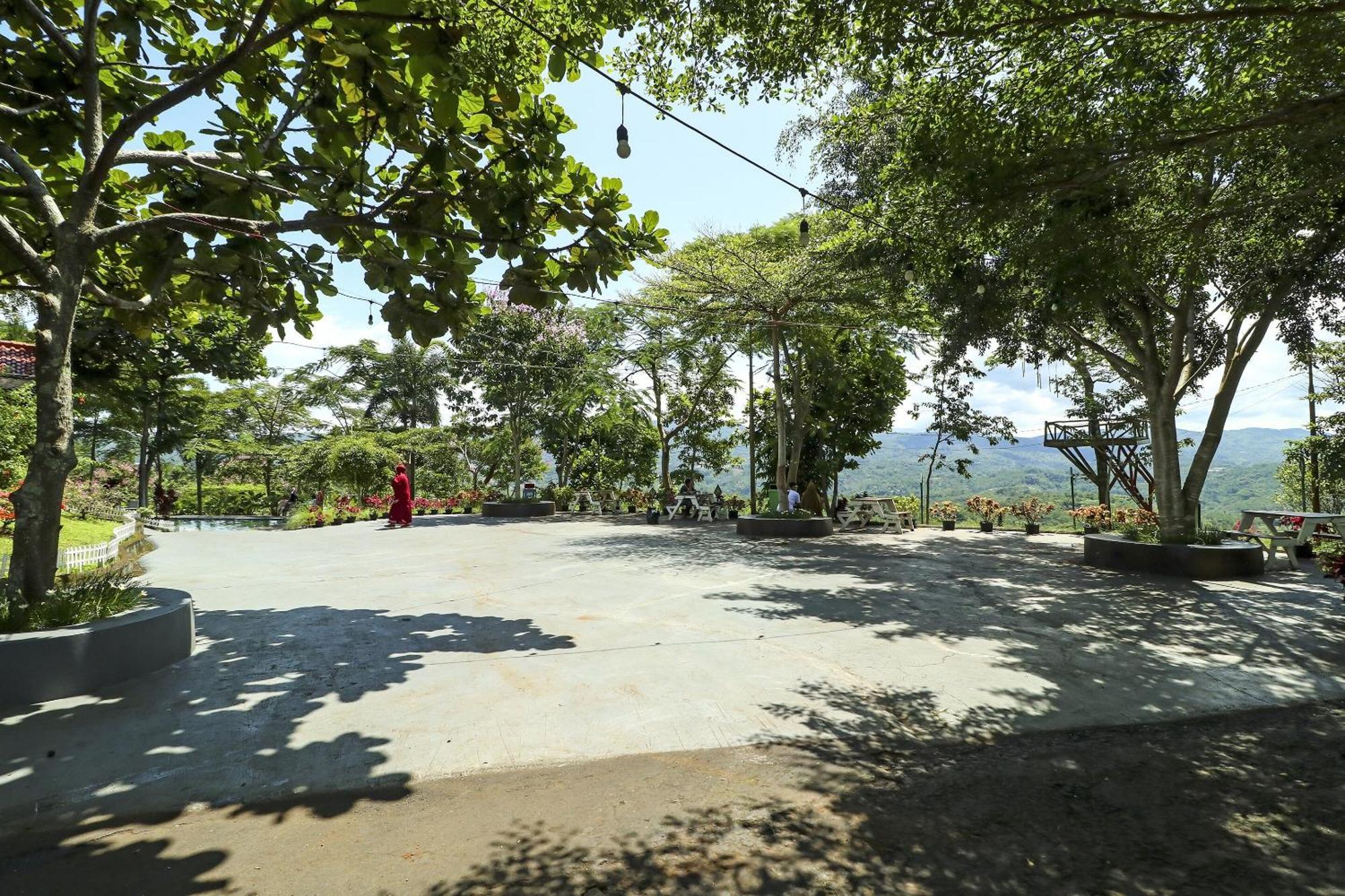 Oyo Homes 90956 Desa Wisata Guranteng Pendjalu Dış mekan fotoğraf