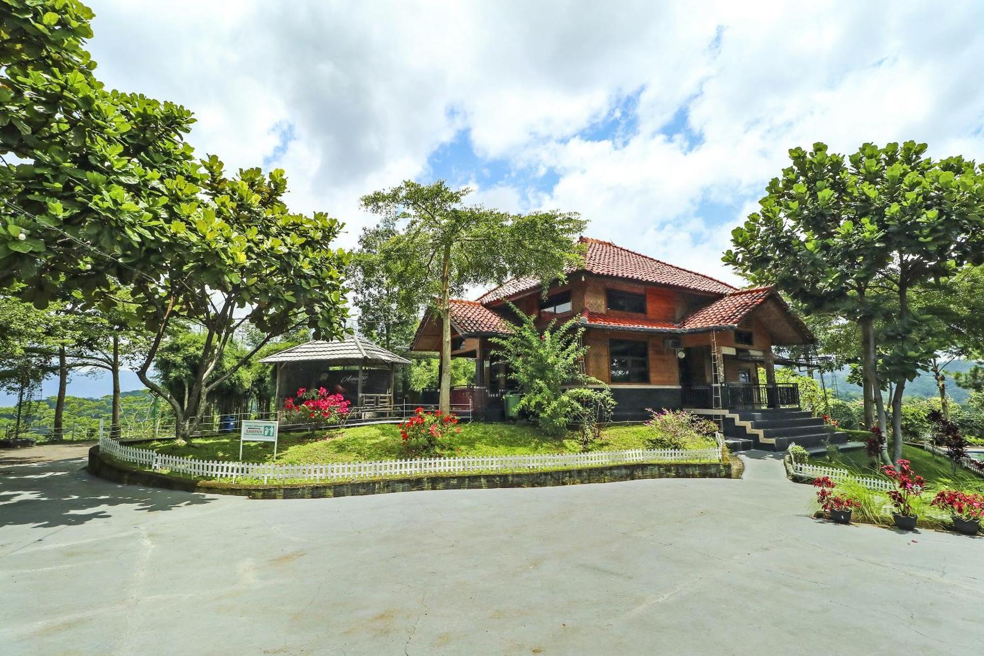 Oyo Homes 90956 Desa Wisata Guranteng Pendjalu Dış mekan fotoğraf